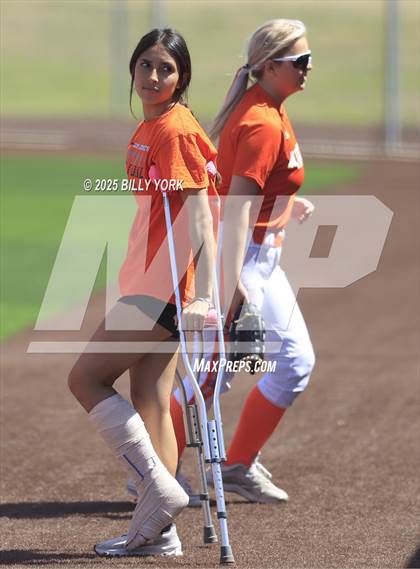 Thumbnail 2 in Grand Saline vs Mineola photogallery.