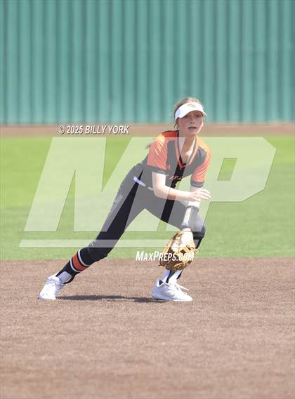 Thumbnail 3 in Grand Saline vs Mineola photogallery.