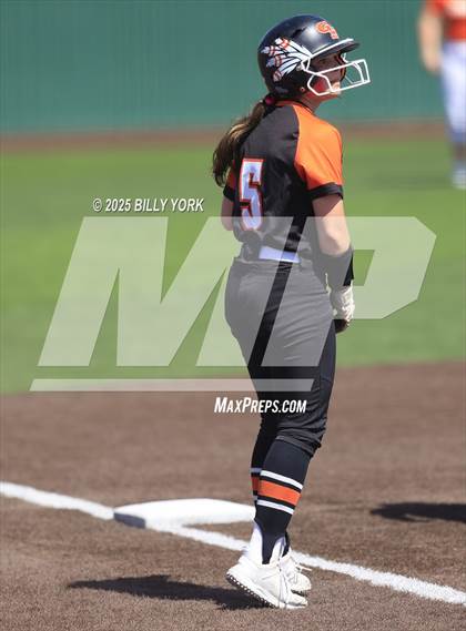 Thumbnail 2 in Grand Saline vs Mineola photogallery.