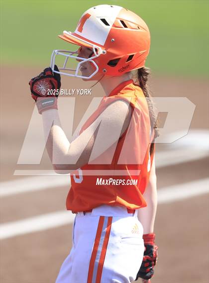 Thumbnail 1 in Grand Saline vs Mineola photogallery.