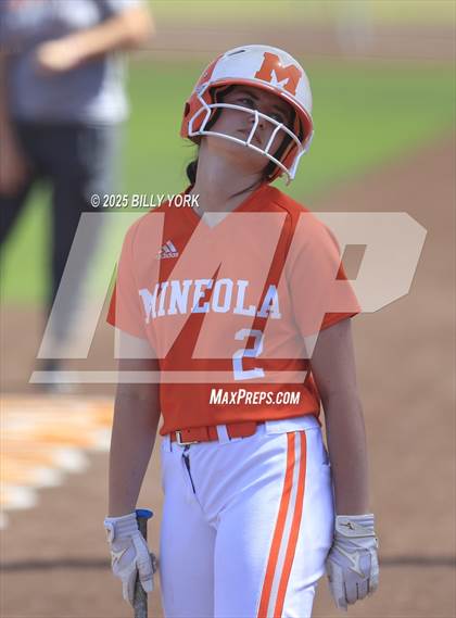 Thumbnail 3 in Grand Saline vs Mineola photogallery.