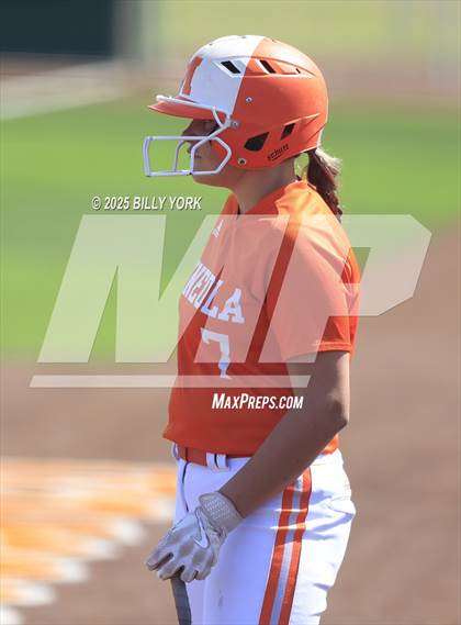 Thumbnail 2 in Grand Saline vs Mineola photogallery.