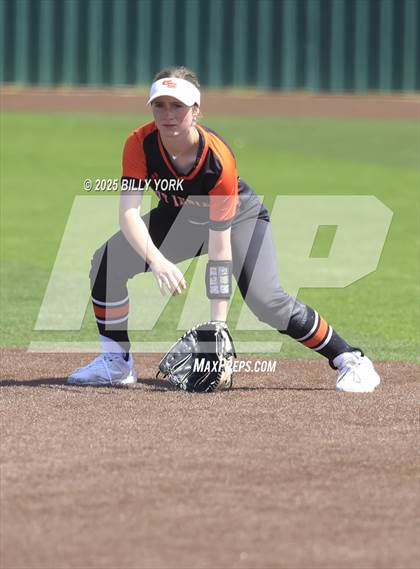 Thumbnail 3 in Grand Saline vs Mineola photogallery.