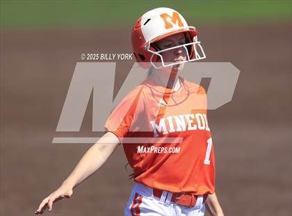 Thumbnail 2 in Grand Saline vs Mineola photogallery.