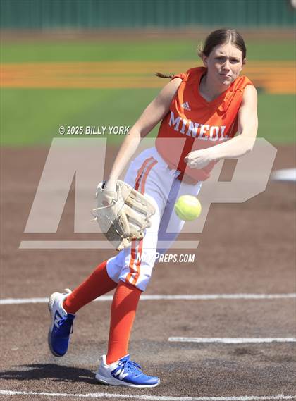 Thumbnail 1 in Grand Saline vs Mineola photogallery.