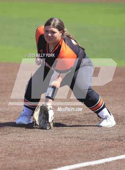 Thumbnail 1 in Grand Saline vs Mineola photogallery.
