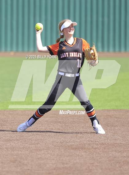 Thumbnail 3 in Grand Saline vs Mineola photogallery.
