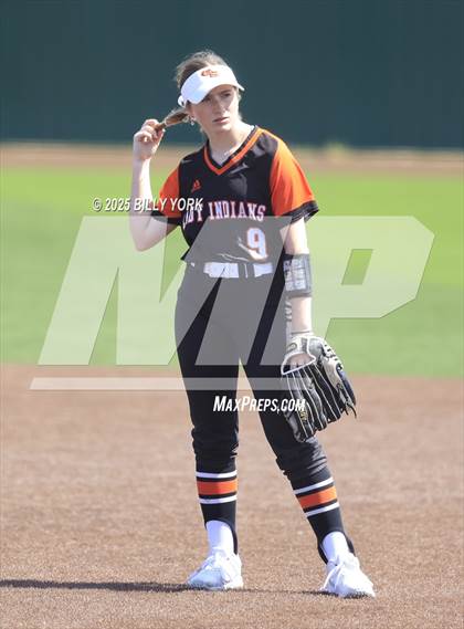 Thumbnail 3 in Grand Saline vs Mineola photogallery.