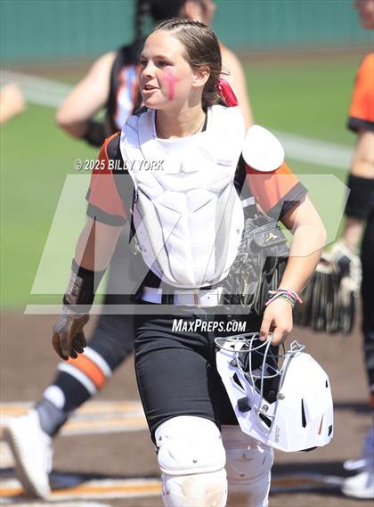 Thumbnail 3 in Grand Saline vs Mineola photogallery.