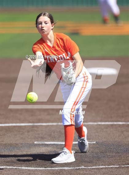 Thumbnail 2 in Grand Saline vs Mineola photogallery.