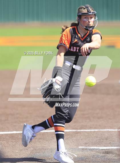 Thumbnail 3 in Grand Saline vs Mineola photogallery.