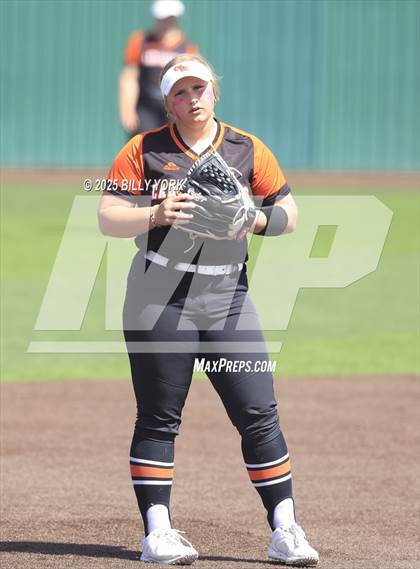 Thumbnail 1 in Grand Saline vs Mineola photogallery.