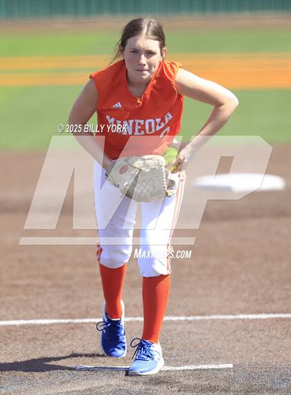 Thumbnail 3 in Grand Saline vs Mineola photogallery.