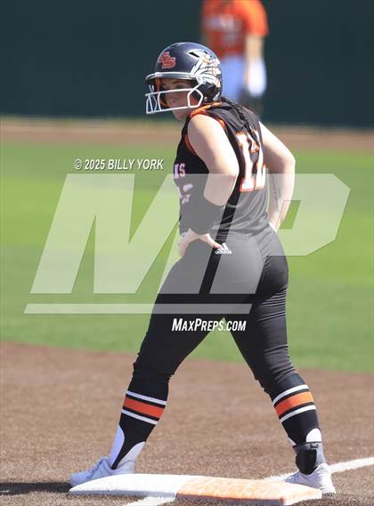 Thumbnail 3 in Grand Saline vs Mineola photogallery.