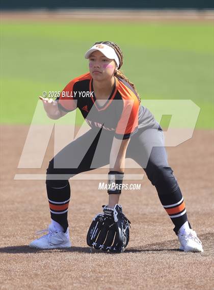 Thumbnail 1 in Grand Saline vs Mineola photogallery.