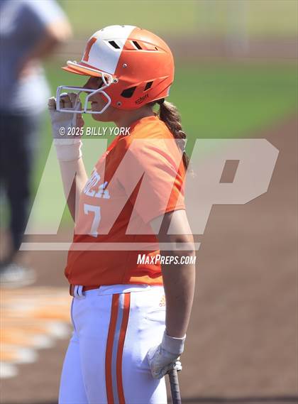 Thumbnail 3 in Grand Saline vs Mineola photogallery.