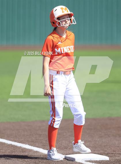 Thumbnail 3 in Grand Saline vs Mineola photogallery.