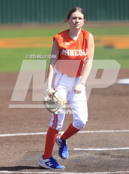 Thumbnail 3 in Grand Saline vs Mineola photogallery.