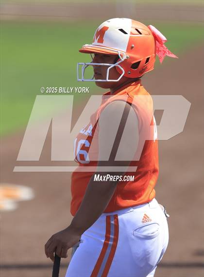 Thumbnail 3 in Grand Saline vs Mineola photogallery.