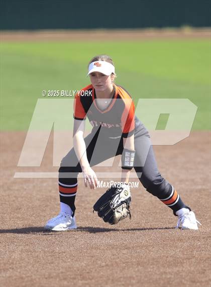 Thumbnail 3 in Grand Saline vs Mineola photogallery.