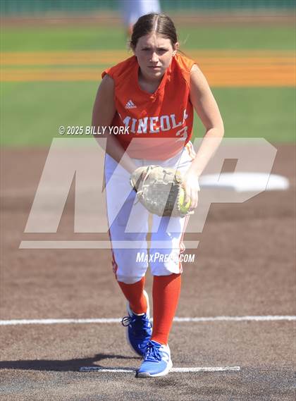Thumbnail 3 in Grand Saline vs Mineola photogallery.