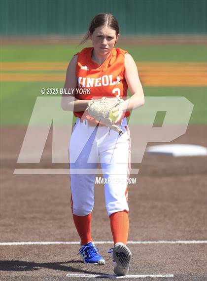 Thumbnail 3 in Grand Saline vs Mineola photogallery.