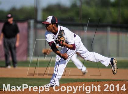 Thumbnail 2 in Lee [Robert E.] @ Rowlett (UIL 5A Bi-District Playoff) photogallery.