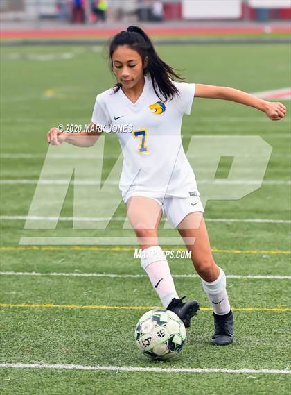 Thumbnail 1 in Sahuarita vs. Gilbert Christian (AIA 3A State Final) photogallery.