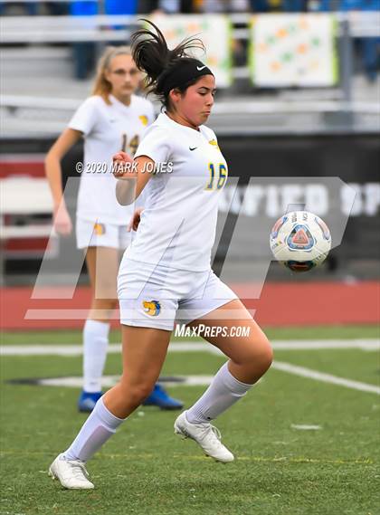 Thumbnail 2 in Sahuarita vs. Gilbert Christian (AIA 3A State Final) photogallery.