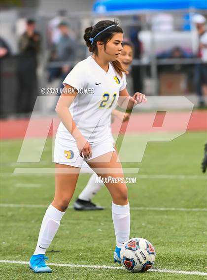 Thumbnail 1 in Sahuarita vs. Gilbert Christian (AIA 3A State Final) photogallery.