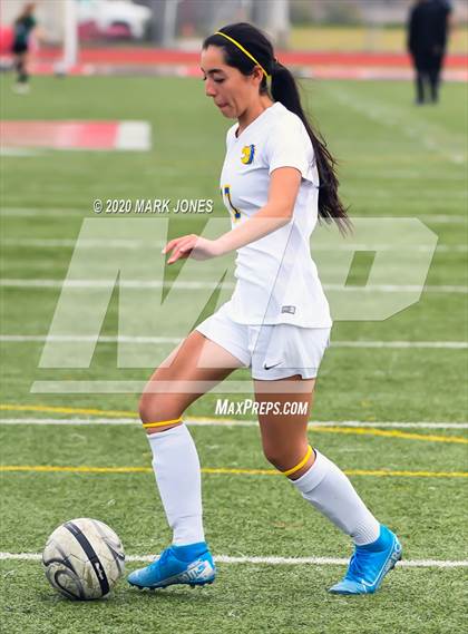 Thumbnail 2 in Sahuarita vs. Gilbert Christian (AIA 3A State Final) photogallery.