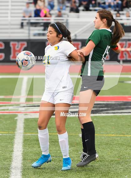 Thumbnail 1 in Sahuarita vs. Gilbert Christian (AIA 3A State Final) photogallery.