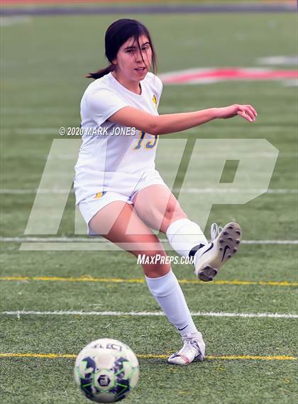 Thumbnail 1 in Sahuarita vs. Gilbert Christian (AIA 3A State Final) photogallery.