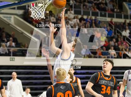 Thumbnail 3 in New Lexington vs. Warren (OHSAA Division 2 Region 7 District Final) photogallery.