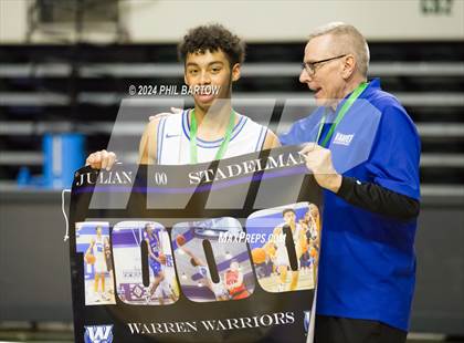Thumbnail 1 in New Lexington vs. Warren (OHSAA Division 2 Region 7 District Final) photogallery.