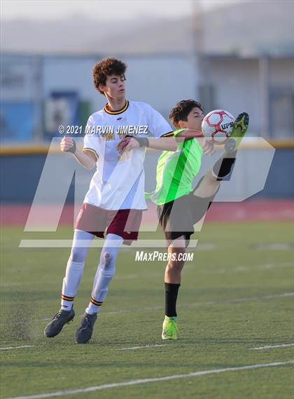Thumbnail 2 in Royal vs Simi Valley photogallery.