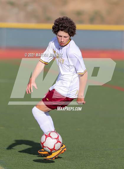 Thumbnail 3 in Royal vs Simi Valley photogallery.
