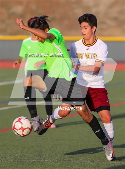 Thumbnail 3 in Royal vs Simi Valley photogallery.