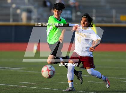 Thumbnail 3 in Royal vs Simi Valley photogallery.