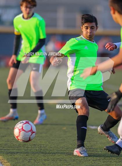 Thumbnail 3 in Royal vs Simi Valley photogallery.