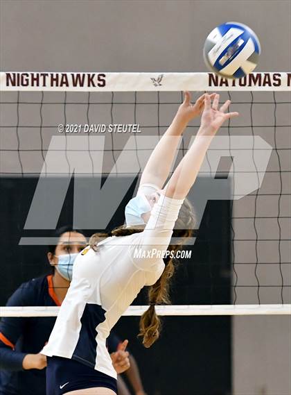Thumbnail 1 in Cosumnes Oaks vs. Oak Ridge (CIF SJS D1 Final) photogallery.