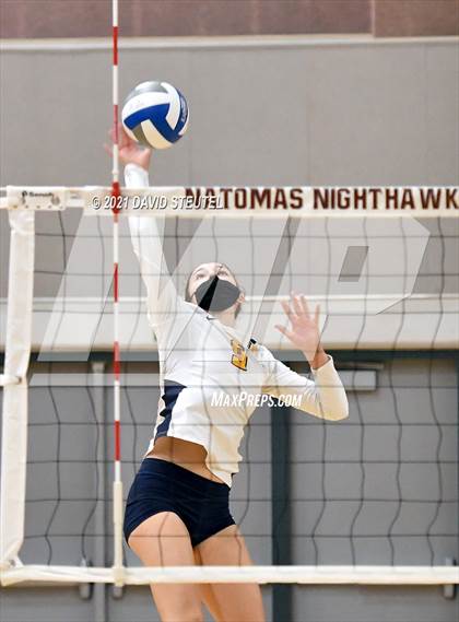 Thumbnail 1 in Cosumnes Oaks vs. Oak Ridge (CIF SJS D1 Final) photogallery.