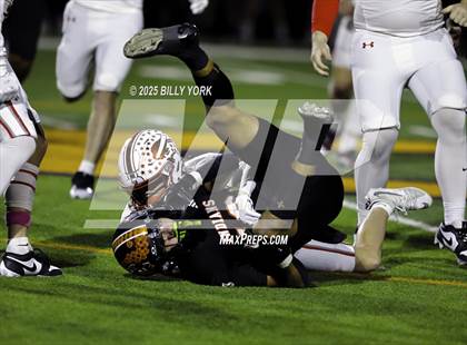 Thumbnail 3 in Grand Saline vs Lone Oak photogallery.