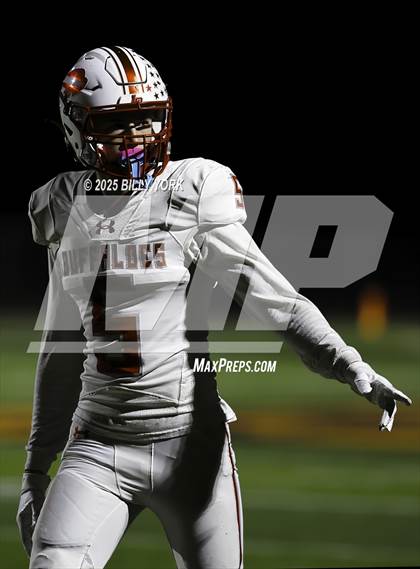 Thumbnail 2 in Grand Saline vs Lone Oak photogallery.