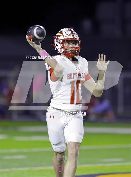 Thumbnail 2 in Grand Saline vs Lone Oak photogallery.