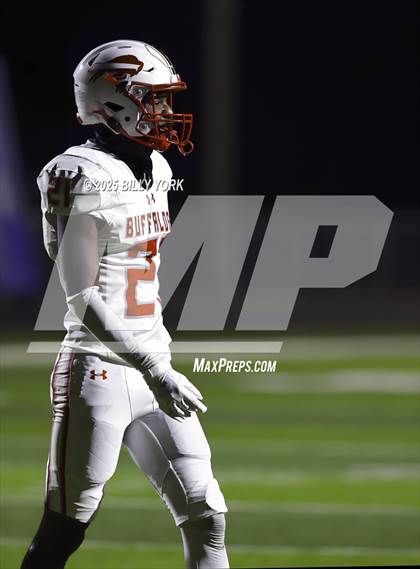 Thumbnail 3 in Grand Saline vs Lone Oak photogallery.