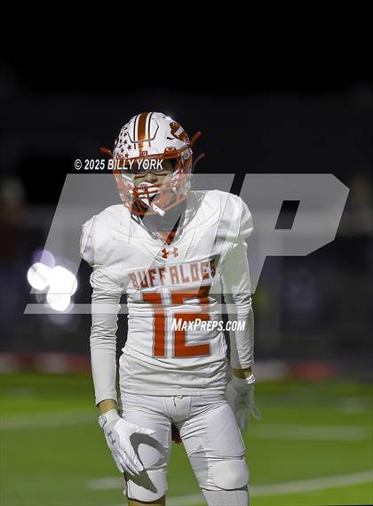 Thumbnail 2 in Grand Saline vs Lone Oak photogallery.