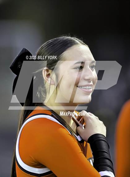 Thumbnail 1 in Grand Saline vs Lone Oak photogallery.