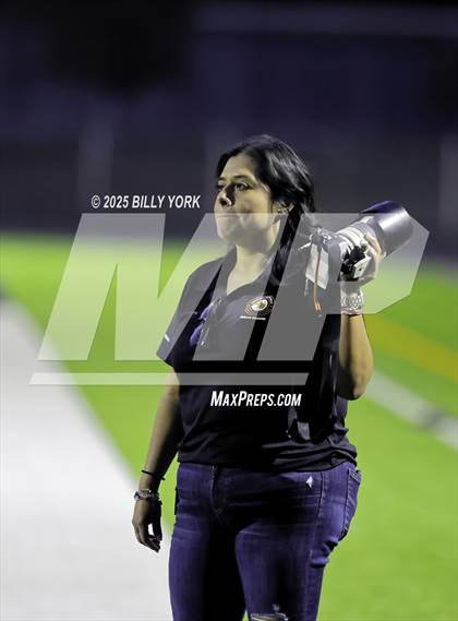 Thumbnail 3 in Grand Saline vs Lone Oak photogallery.