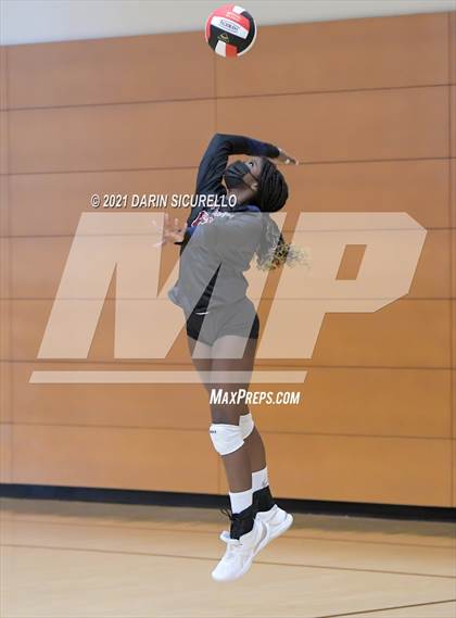 Thumbnail 3 in McClintock vs. Arizona Lutheran Academy (EPIC Tournament Chandler Prep Invite)  photogallery.
